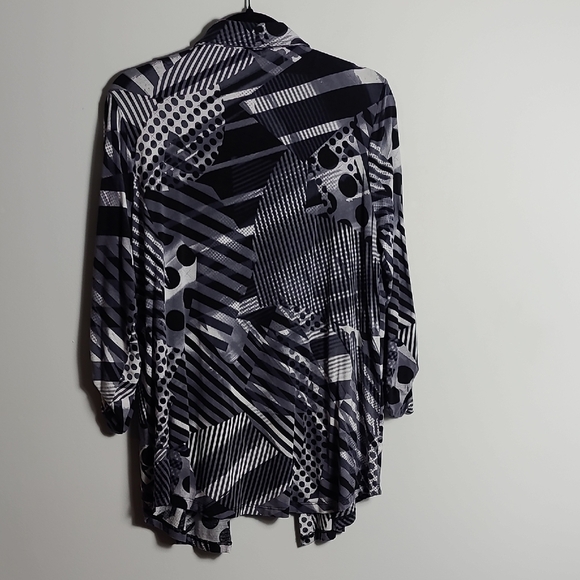 LYNN RITCHIE SILVER Black & White Abstract Patterned Blouse Button Up Size Small - Picture 10 of 13